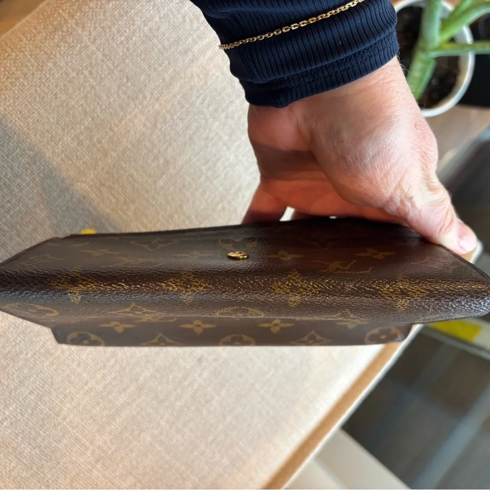 Louis Vuitton Dark Brown Monogram Clutch - Picture 11 of 12